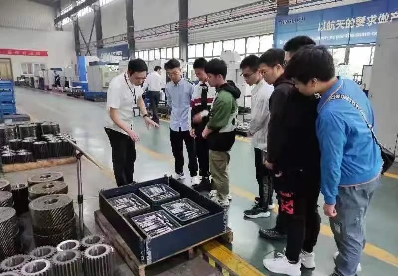 德信竞技直播图片