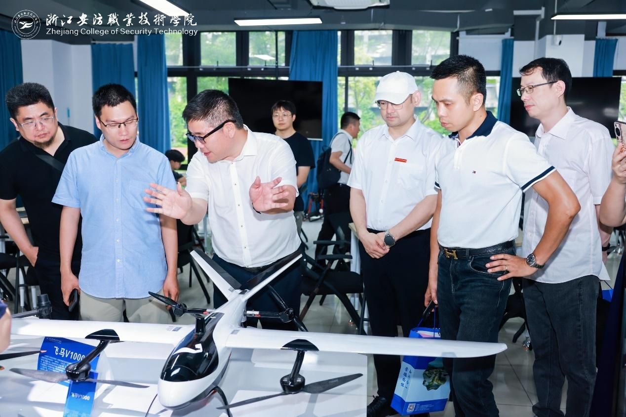 德信竞技超级联赛图片