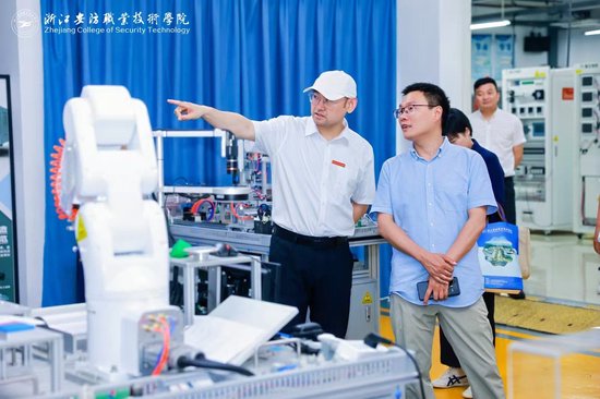 德信竞技手机版图片