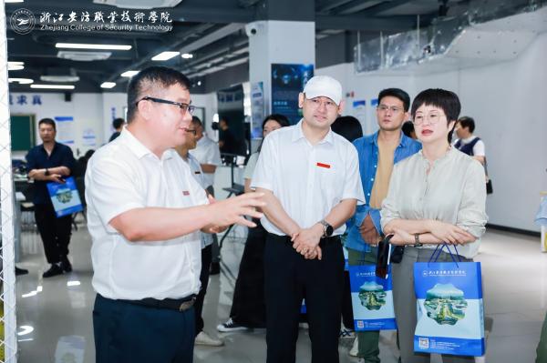 德信竞技平台图片